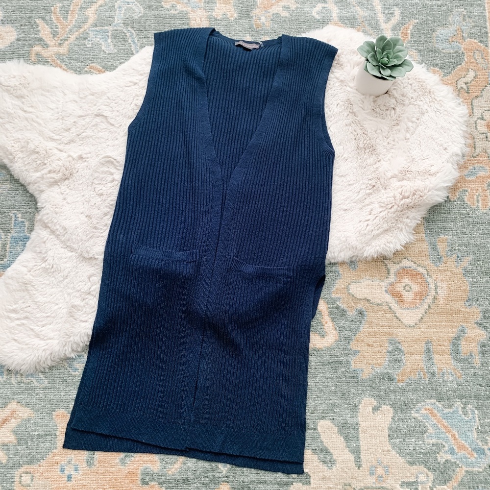 Merrick Navy Tunic Length Sleeveless Cardigan- Size Small